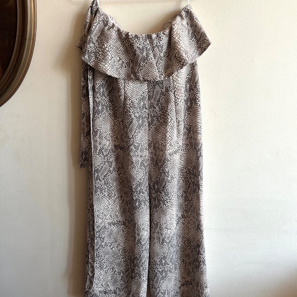 Aritzia Babaton Altamiro Strapless Wide Leg Jumpsuit Size 10 - Picture 7 of 14